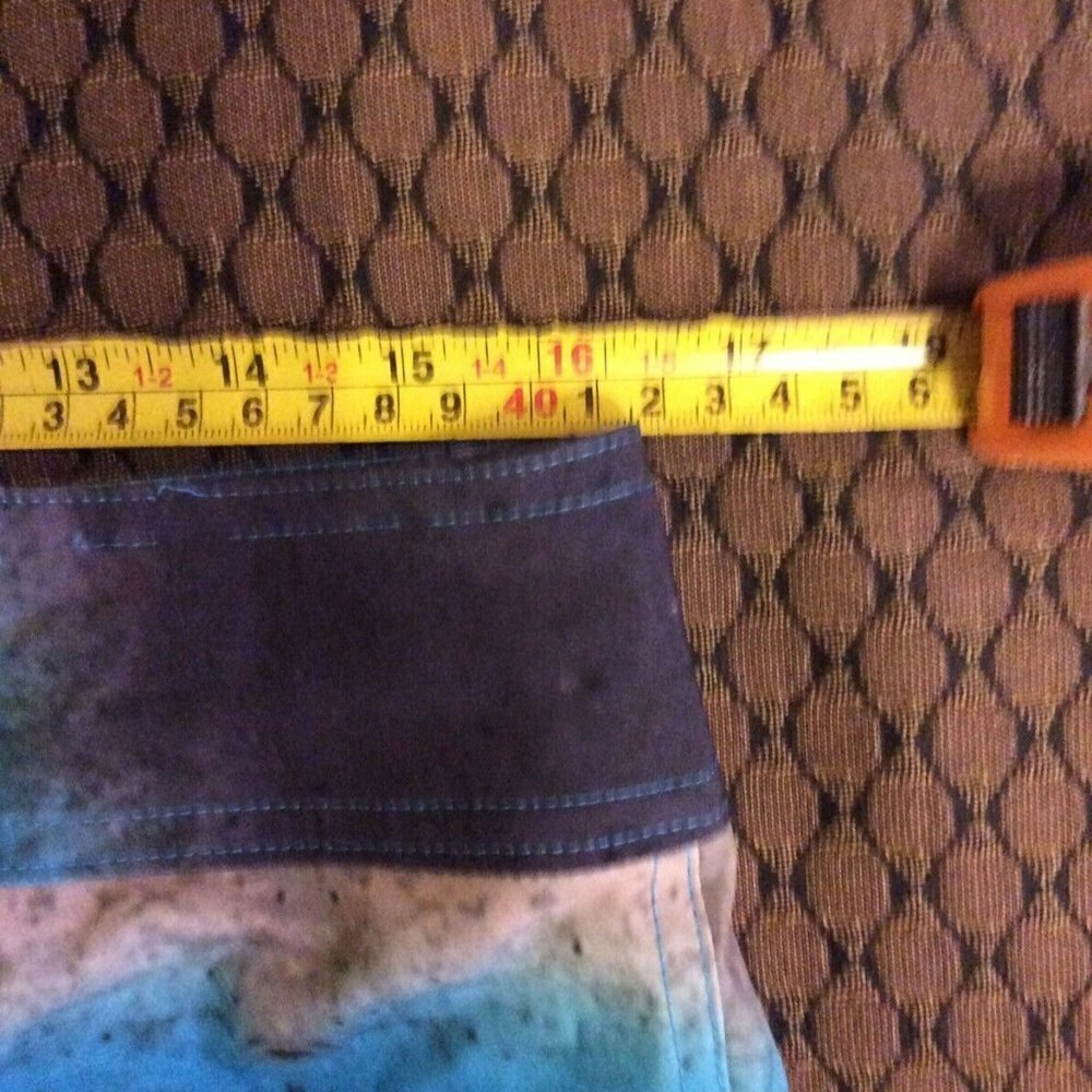 Under Armour Mens Swim Trunks Board Shorts Size 32 - Picture 8 of 8